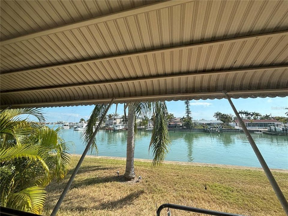 For Sale: $149,900 (2 beds, 2 baths, 1130 Square Feet)
