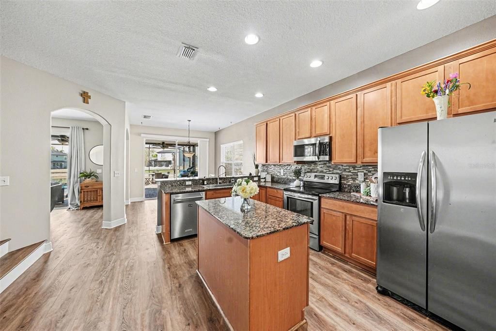 En Venta: $655,000 (5 camas, 3 baños, 2923 Pies cuadrados)