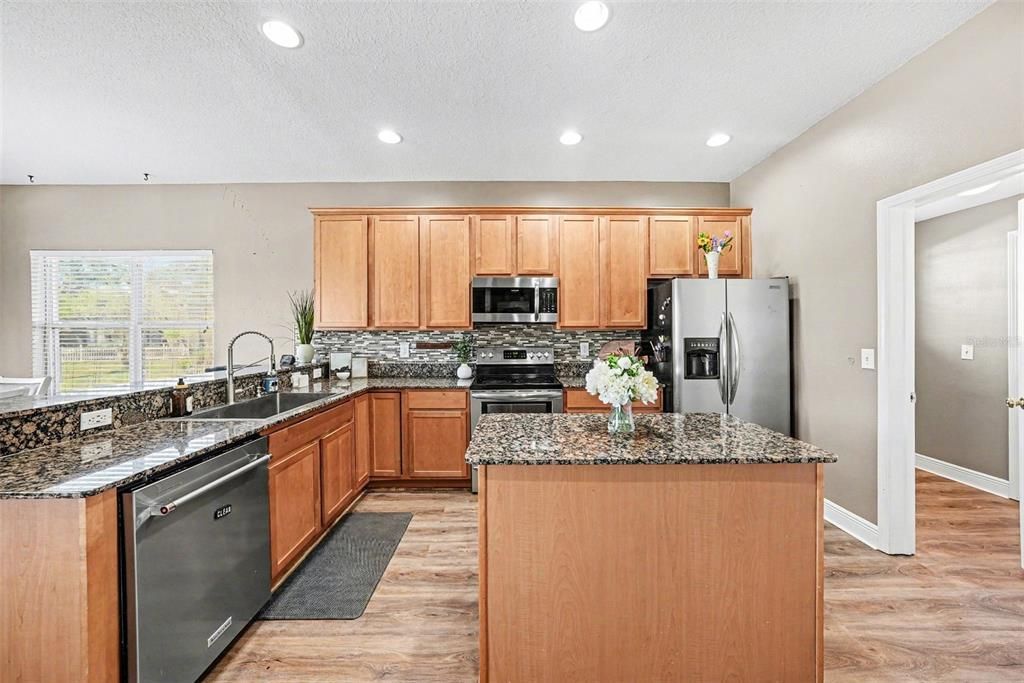 En Venta: $655,000 (5 camas, 3 baños, 2923 Pies cuadrados)
