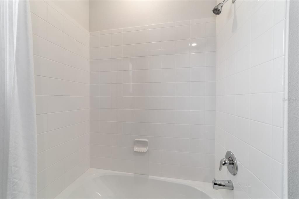 En Renta: $2,599 (3 camas, 2 baños, 1565 Pies cuadrados)