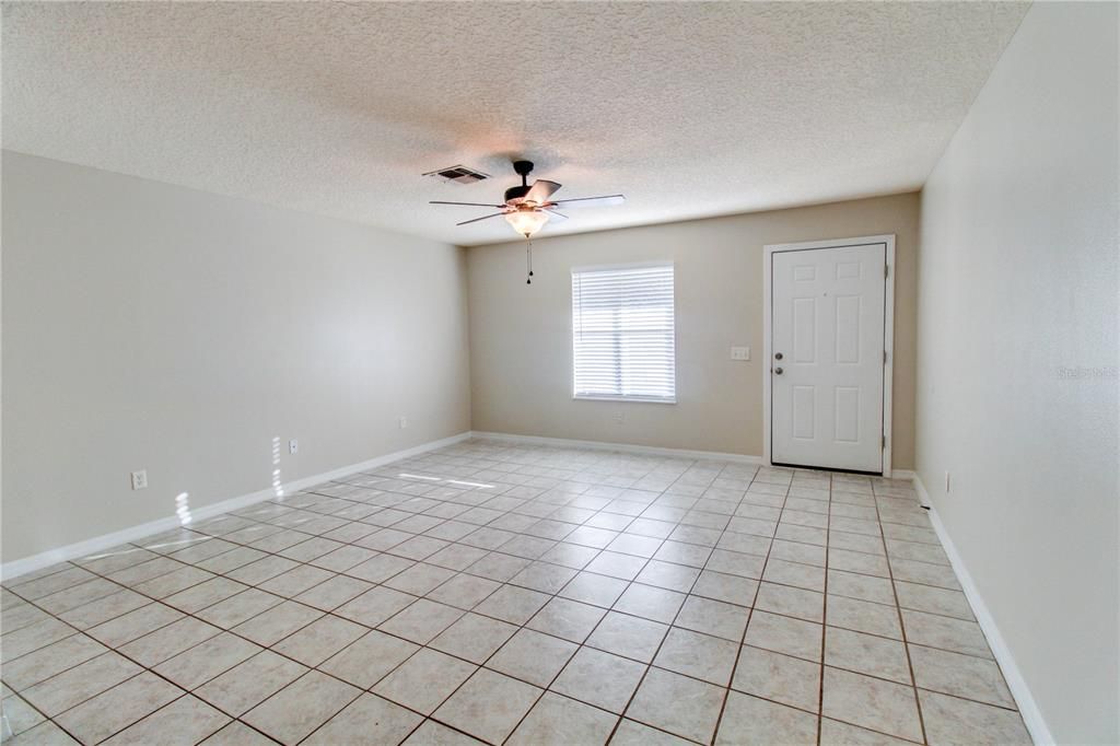 For Rent: $1,600 (2 beds, 2 baths, 2008 Square Feet)