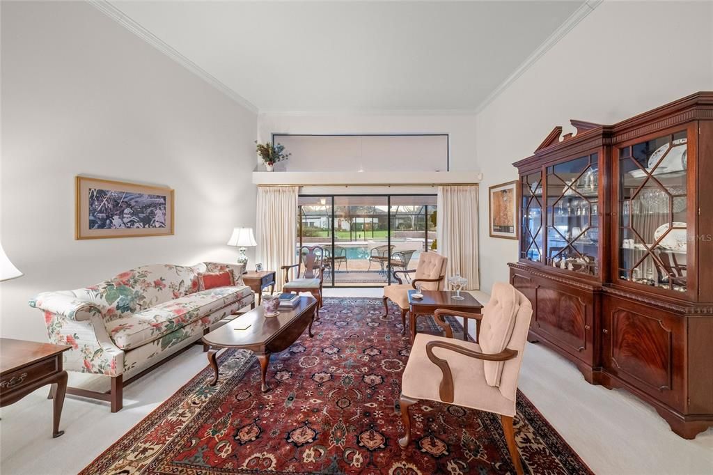 Activo con contrato: $1,190,000 (5 camas, 2 baños, 3837 Pies cuadrados)