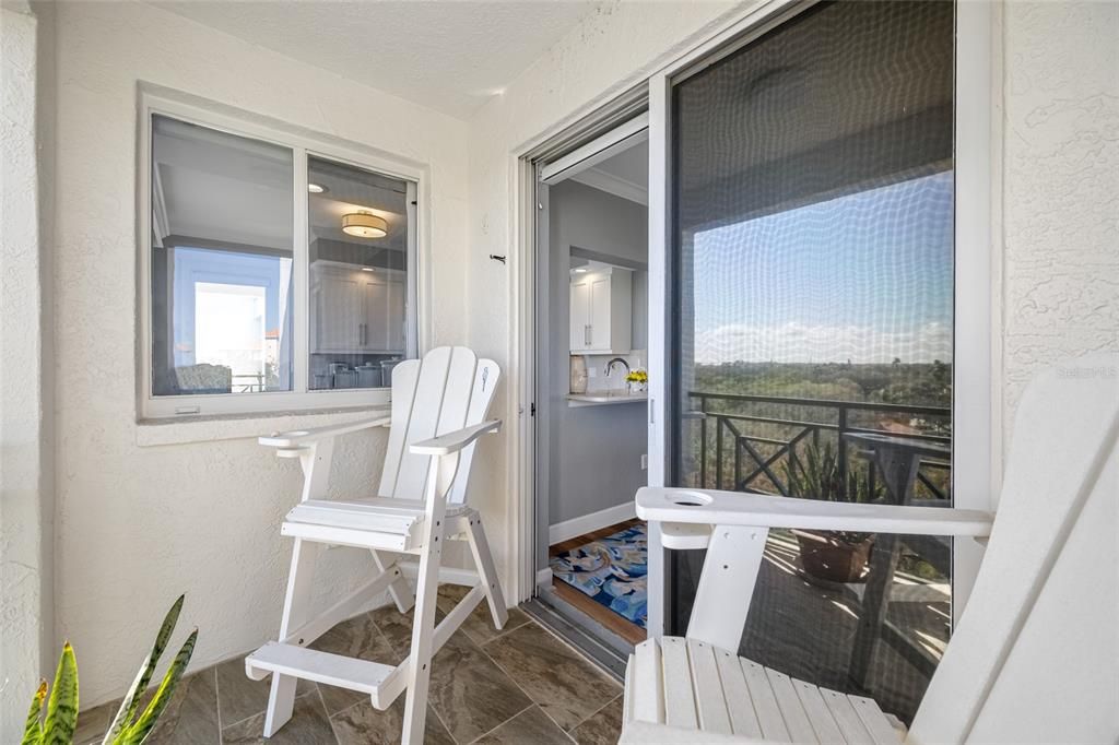 Activo con contrato: $575,000 (2 camas, 2 baños, 1438 Pies cuadrados)
