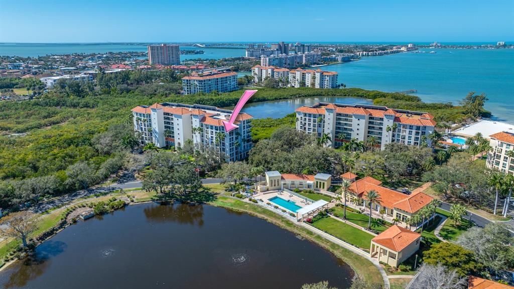 Activo con contrato: $575,000 (2 camas, 2 baños, 1438 Pies cuadrados)