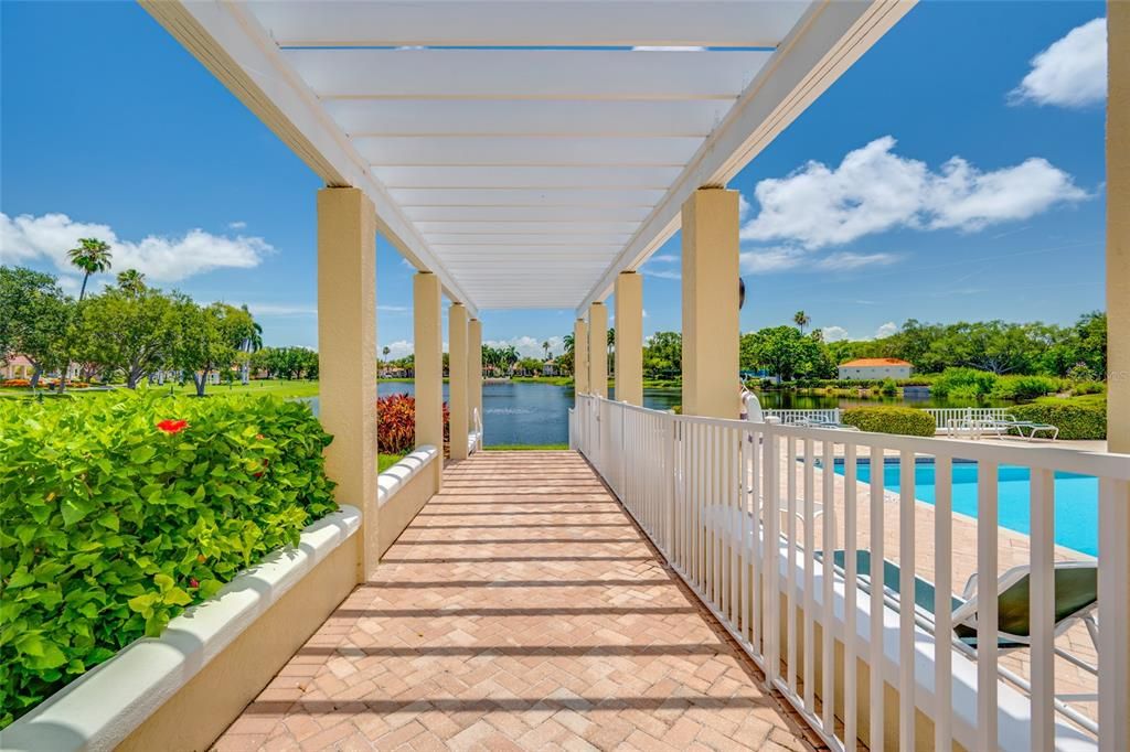Activo con contrato: $575,000 (2 camas, 2 baños, 1438 Pies cuadrados)