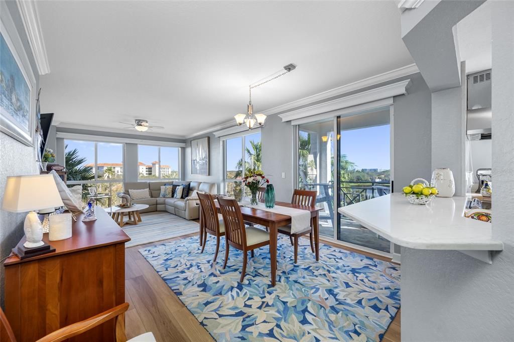 Activo con contrato: $575,000 (2 camas, 2 baños, 1438 Pies cuadrados)