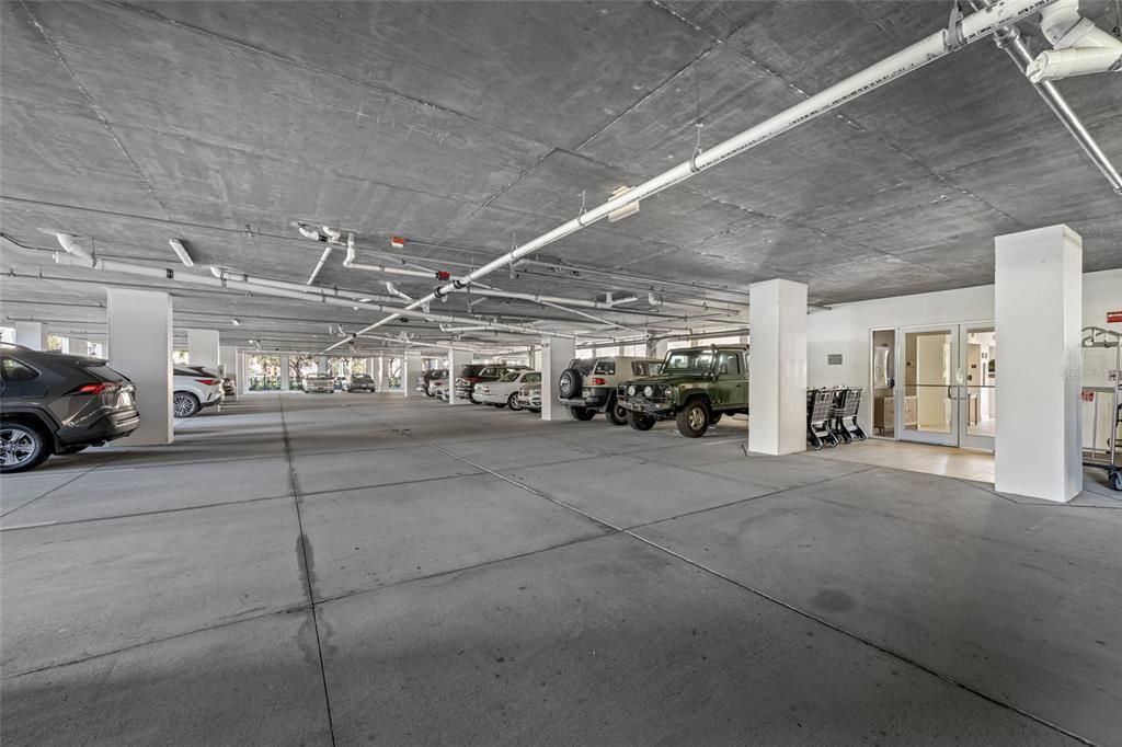 Activo con contrato: $575,000 (2 camas, 2 baños, 1438 Pies cuadrados)