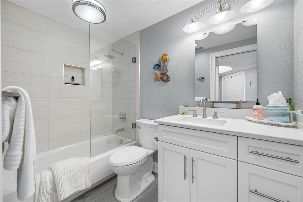 Activo con contrato: $575,000 (2 camas, 2 baños, 1438 Pies cuadrados)