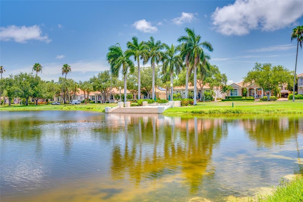 Activo con contrato: $575,000 (2 camas, 2 baños, 1438 Pies cuadrados)