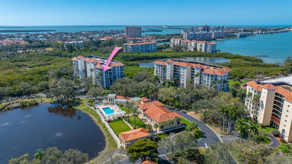 Activo con contrato: $575,000 (2 camas, 2 baños, 1438 Pies cuadrados)