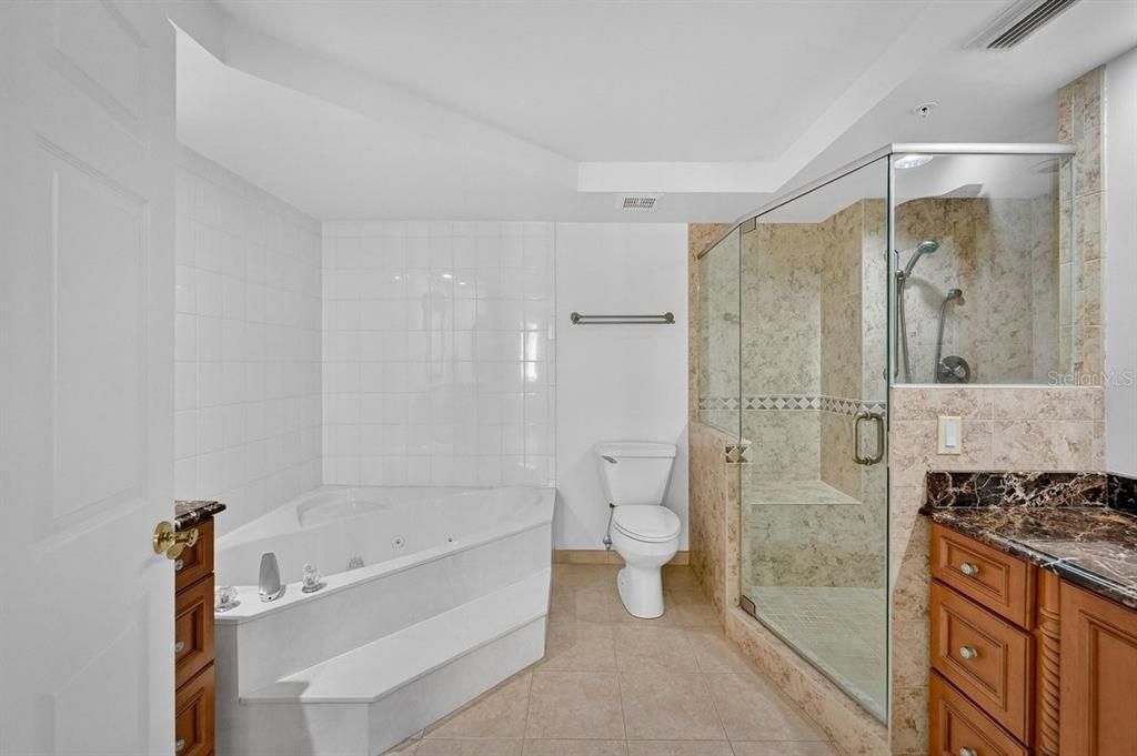 На продажу: $374,990 (2 спален, 2 ванн, 1500 Квадратных фут)