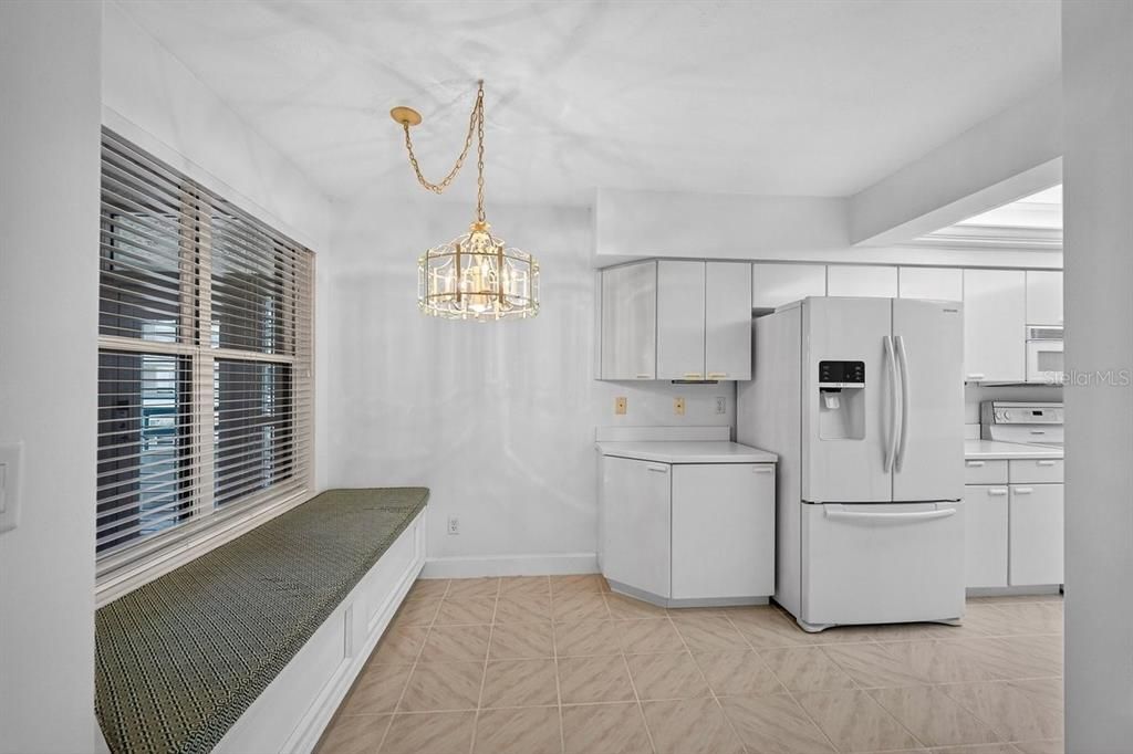 На продажу: $374,990 (2 спален, 2 ванн, 1500 Квадратных фут)