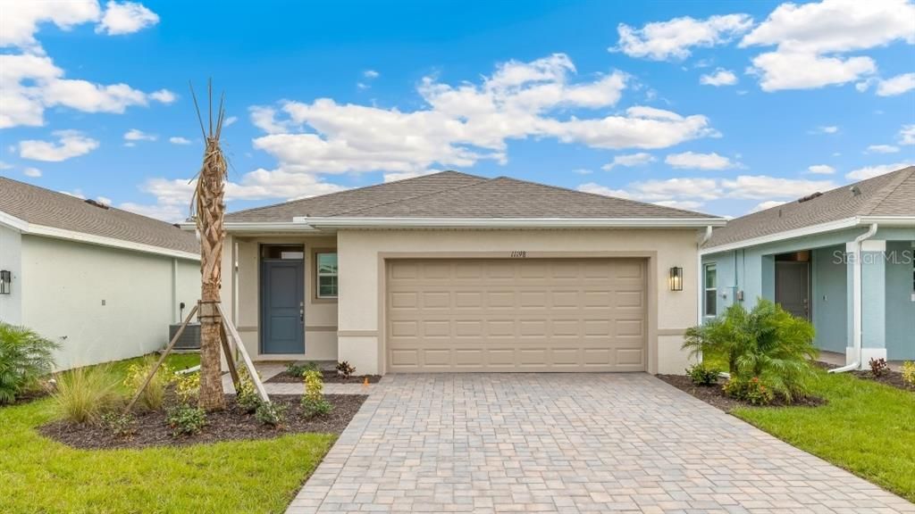 Недавно продано: $269,999 (4 спален, 2 ванн, 1665 Квадратных фут)