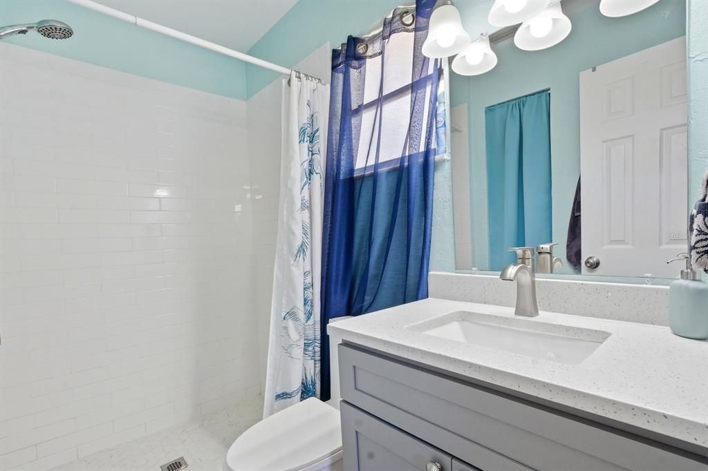 For Sale: $325,000 (5 beds, 2 baths, 1904 Square Feet)