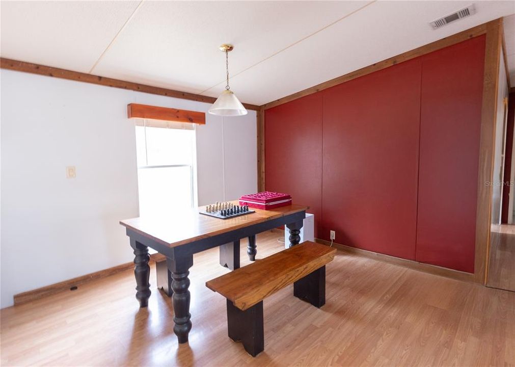 En Venta: $359,900 (3 camas, 2 baños, 1296 Pies cuadrados)