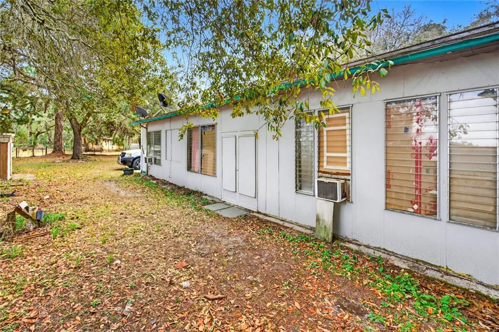 For Sale: $119,000 (3 beds, 1 baths, 1326 Square Feet)