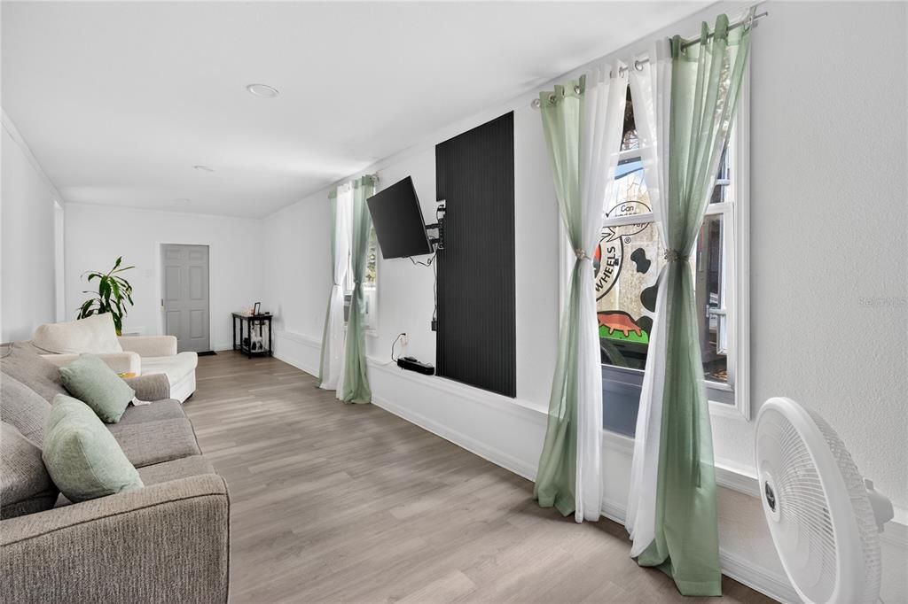For Sale: $119,000 (3 beds, 1 baths, 1326 Square Feet)