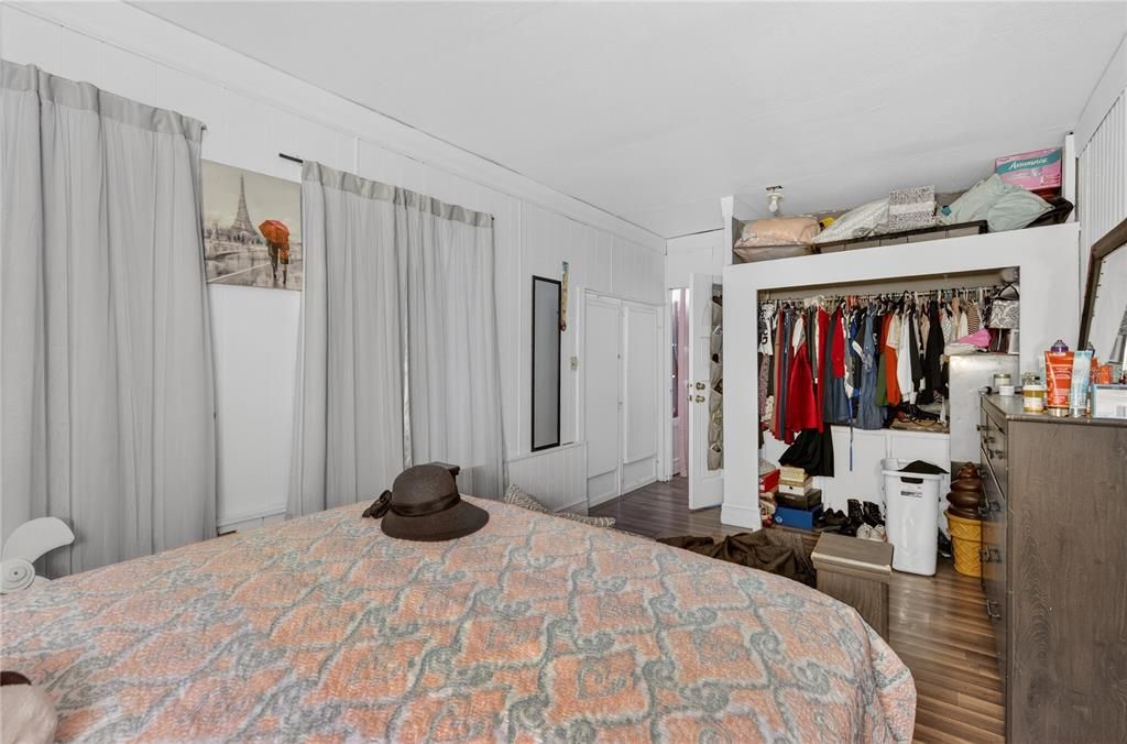 For Sale: $119,000 (3 beds, 1 baths, 1326 Square Feet)