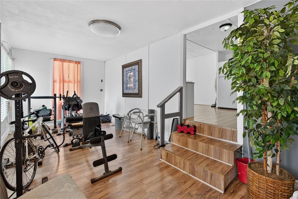 For Sale: $119,000 (3 beds, 1 baths, 1326 Square Feet)