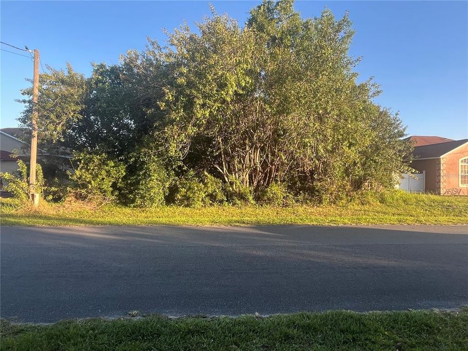 En Venta: $68,000 (0.18 acres)