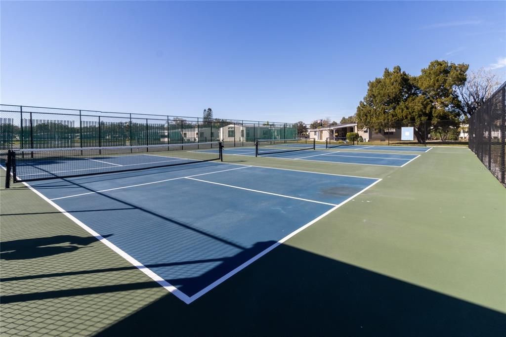 待售: $164,000 (2 贝兹, 2 浴室, 1050 平方英尺)