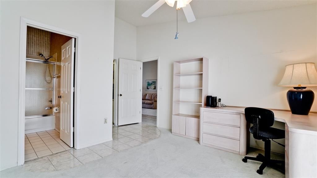 Active With Contract: $344,000 (2 beds, 2 baths, 1272 Square Feet)