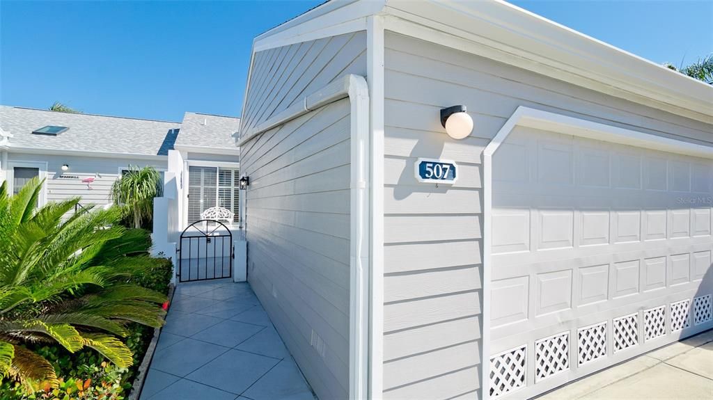 Active With Contract: $344,000 (2 beds, 2 baths, 1272 Square Feet)