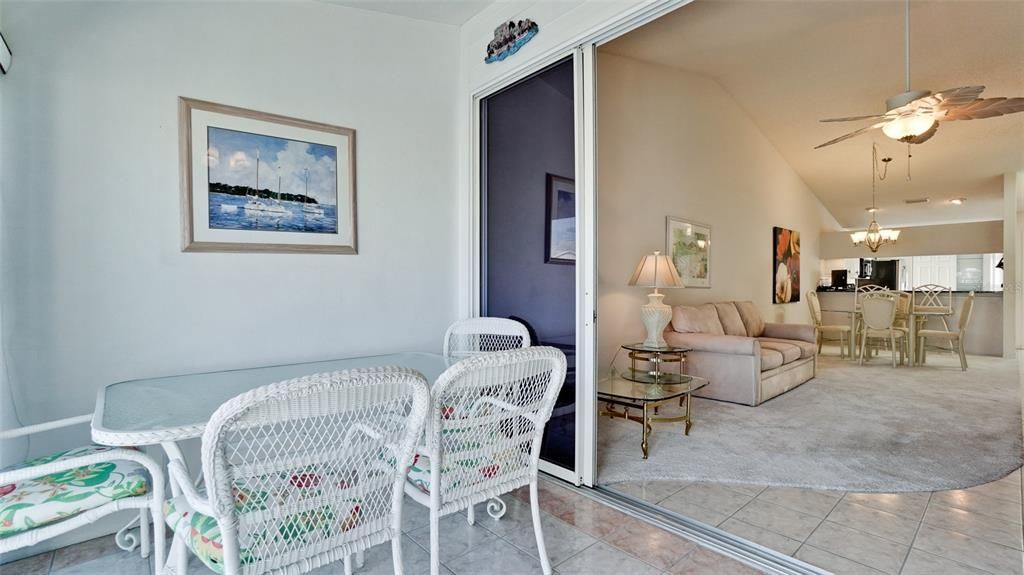 Active With Contract: $344,000 (2 beds, 2 baths, 1272 Square Feet)