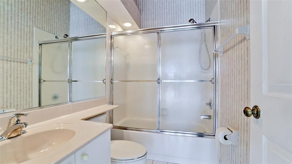 Active With Contract: $344,000 (2 beds, 2 baths, 1272 Square Feet)