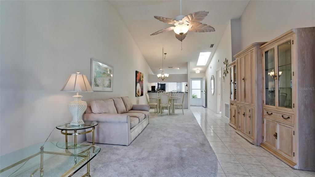Active With Contract: $344,000 (2 beds, 2 baths, 1272 Square Feet)