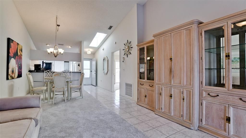 Active With Contract: $344,000 (2 beds, 2 baths, 1272 Square Feet)