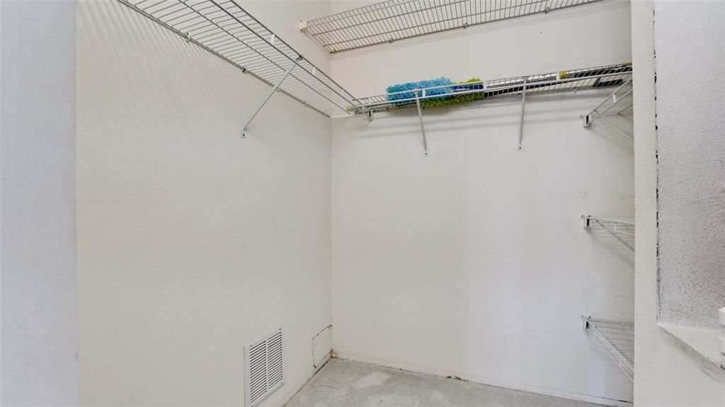 Active With Contract: $344,000 (2 beds, 2 baths, 1272 Square Feet)