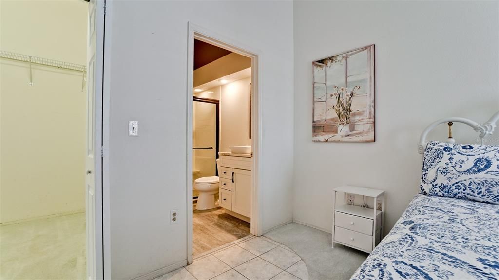 Active With Contract: $344,000 (2 beds, 2 baths, 1272 Square Feet)