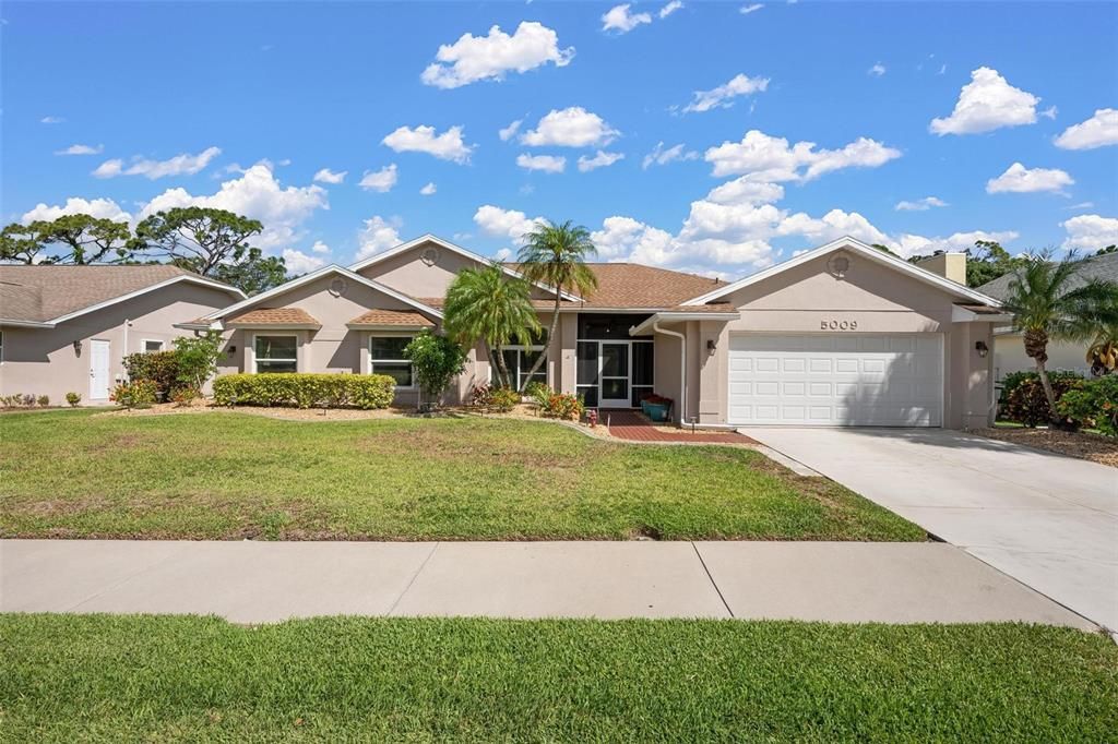 For Sale: $568,000 (3 beds, 2 baths, 2382 Square Feet)