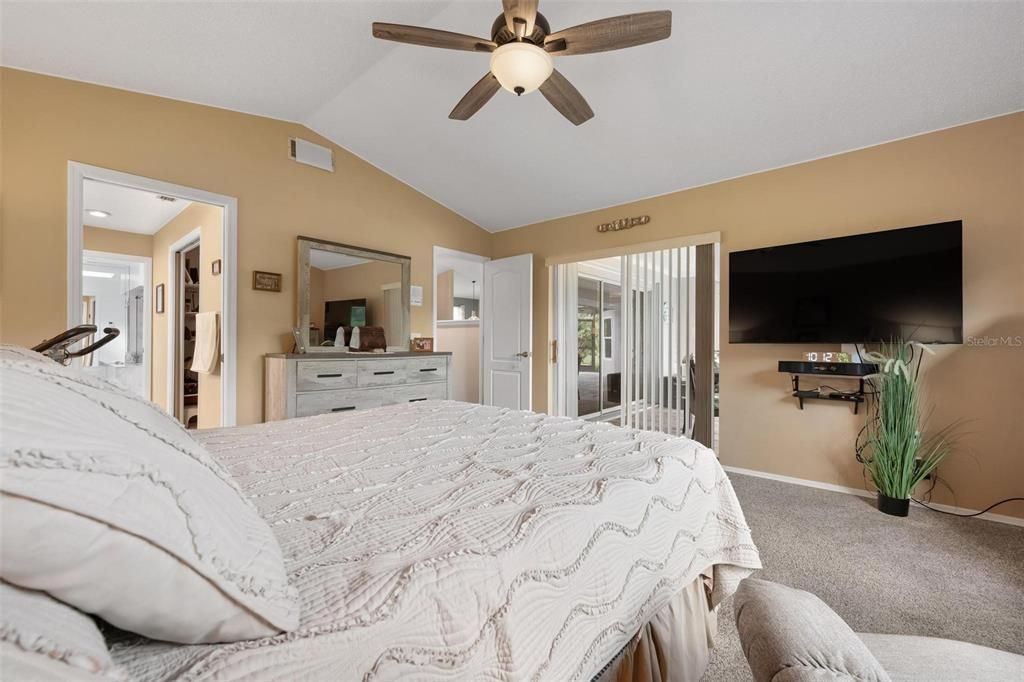 For Sale: $568,000 (3 beds, 2 baths, 2382 Square Feet)