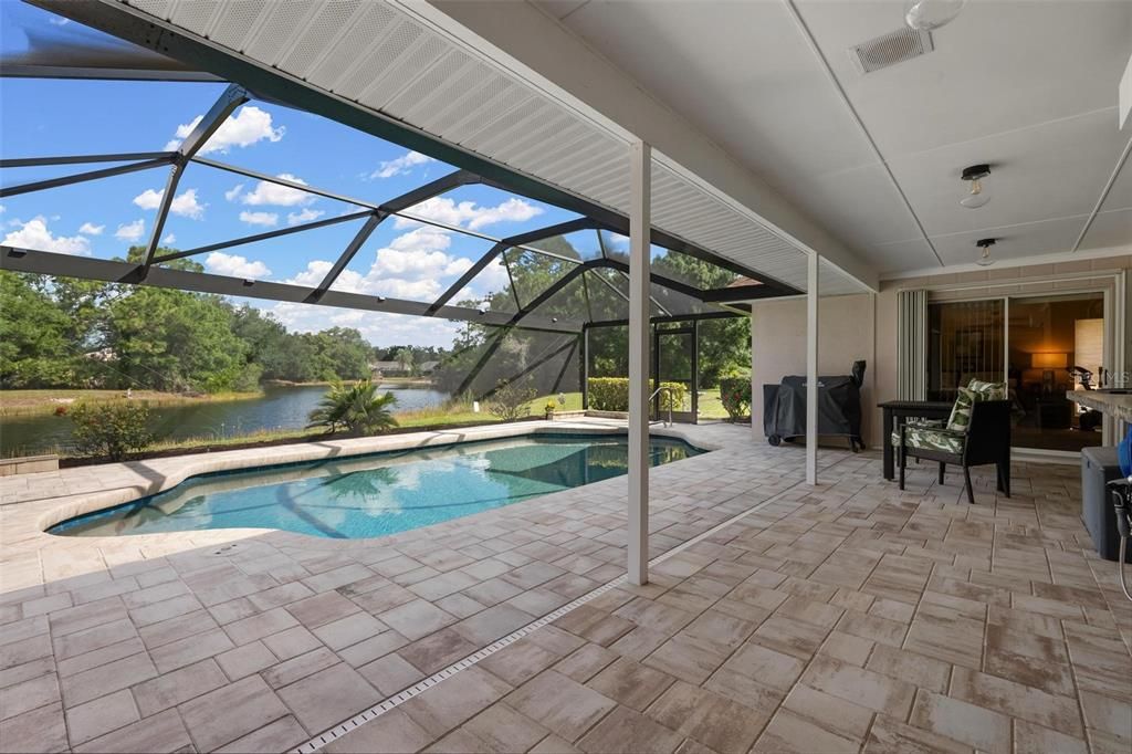 For Sale: $568,000 (3 beds, 2 baths, 2382 Square Feet)