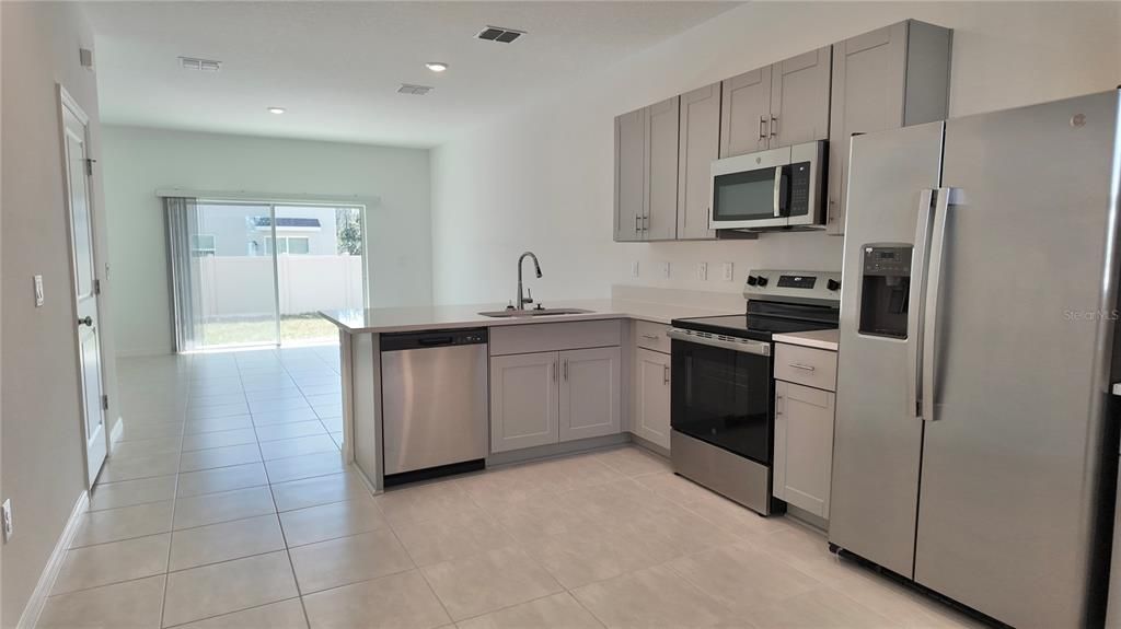 Active With Contract: $1,690 (2 beds, 2 baths, 1219 Square Feet)