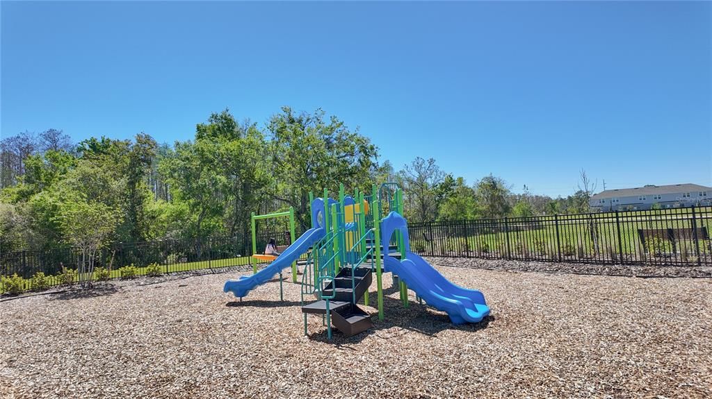 Active With Contract: $1,690 (2 beds, 2 baths, 1219 Square Feet)