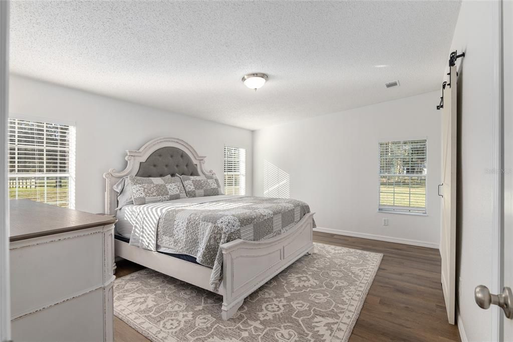 For Sale: $465,000 (3 beds, 2 baths, 1876 Square Feet)