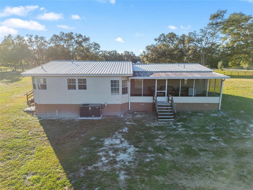 For Sale: $465,000 (3 beds, 2 baths, 1876 Square Feet)