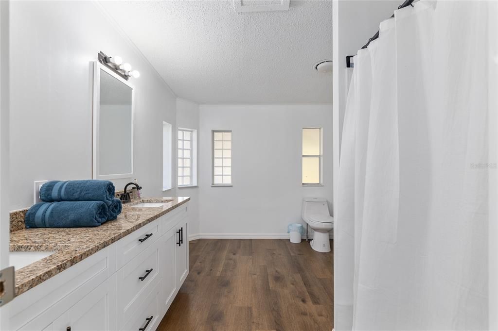 For Sale: $465,000 (3 beds, 2 baths, 1876 Square Feet)
