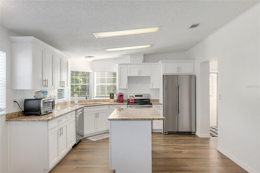 For Sale: $465,000 (3 beds, 2 baths, 1876 Square Feet)