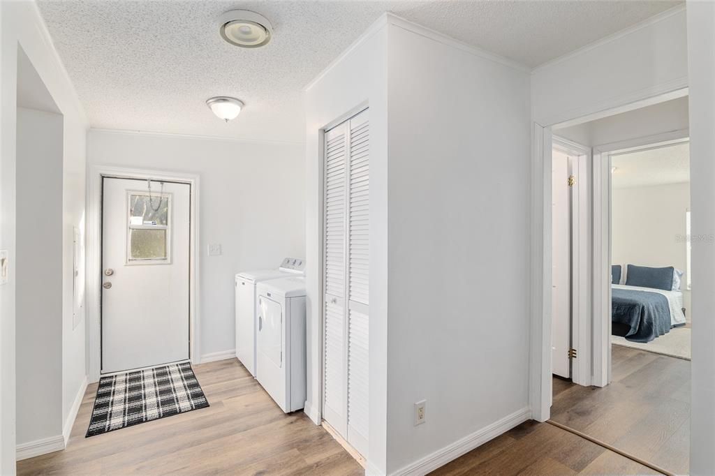 For Sale: $465,000 (3 beds, 2 baths, 1876 Square Feet)