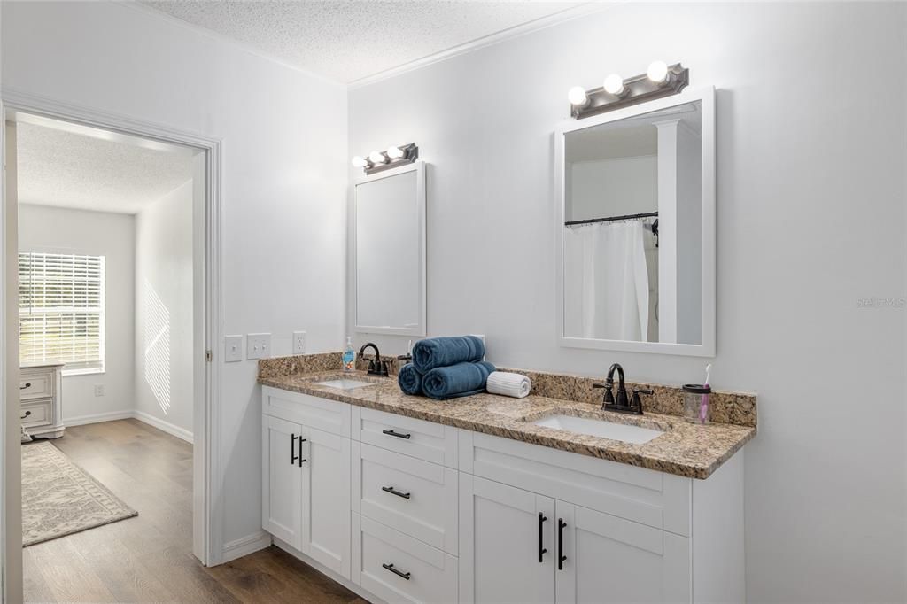 For Sale: $465,000 (3 beds, 2 baths, 1876 Square Feet)