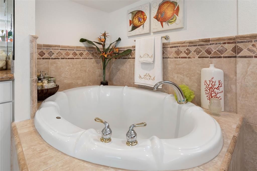 For Sale: $899,777 (3 beds, 2 baths, 1680 Square Feet)