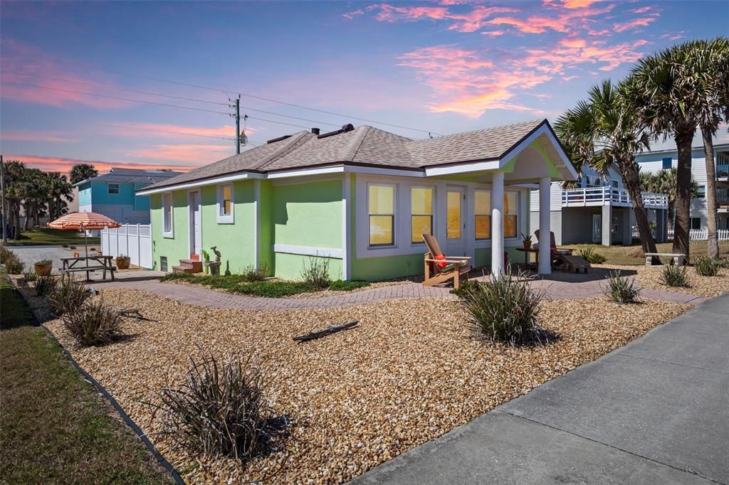 For Sale: $899,777 (3 beds, 2 baths, 1680 Square Feet)