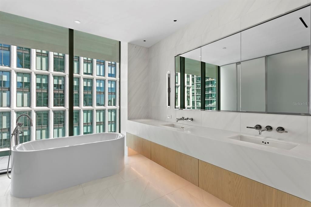 En Venta: $4,600,000 (3 camas, 3 baños, 3014 Pies cuadrados)