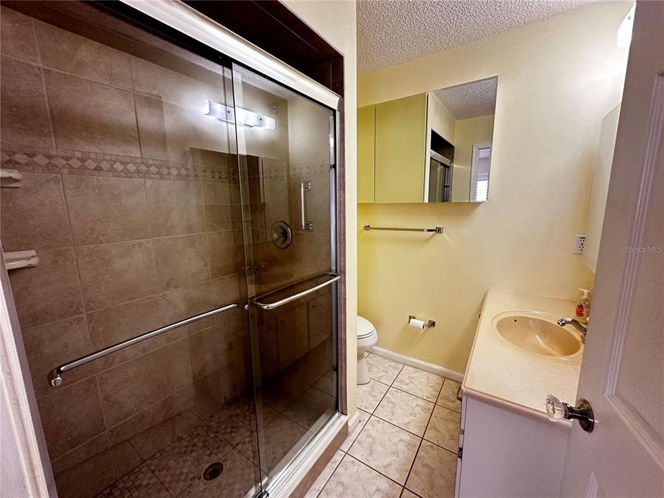 For Rent: $1,695 (2 beds, 2 baths, 990 Square Feet)