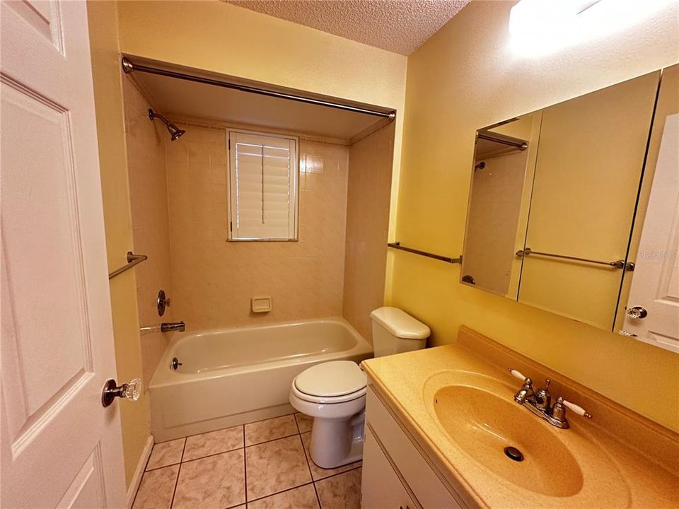 For Rent: $1,695 (2 beds, 2 baths, 990 Square Feet)