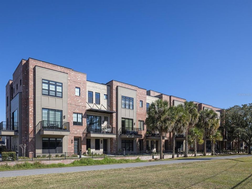For Sale: $1,095,000 (4 beds, 4 baths, 2225 Square Feet)